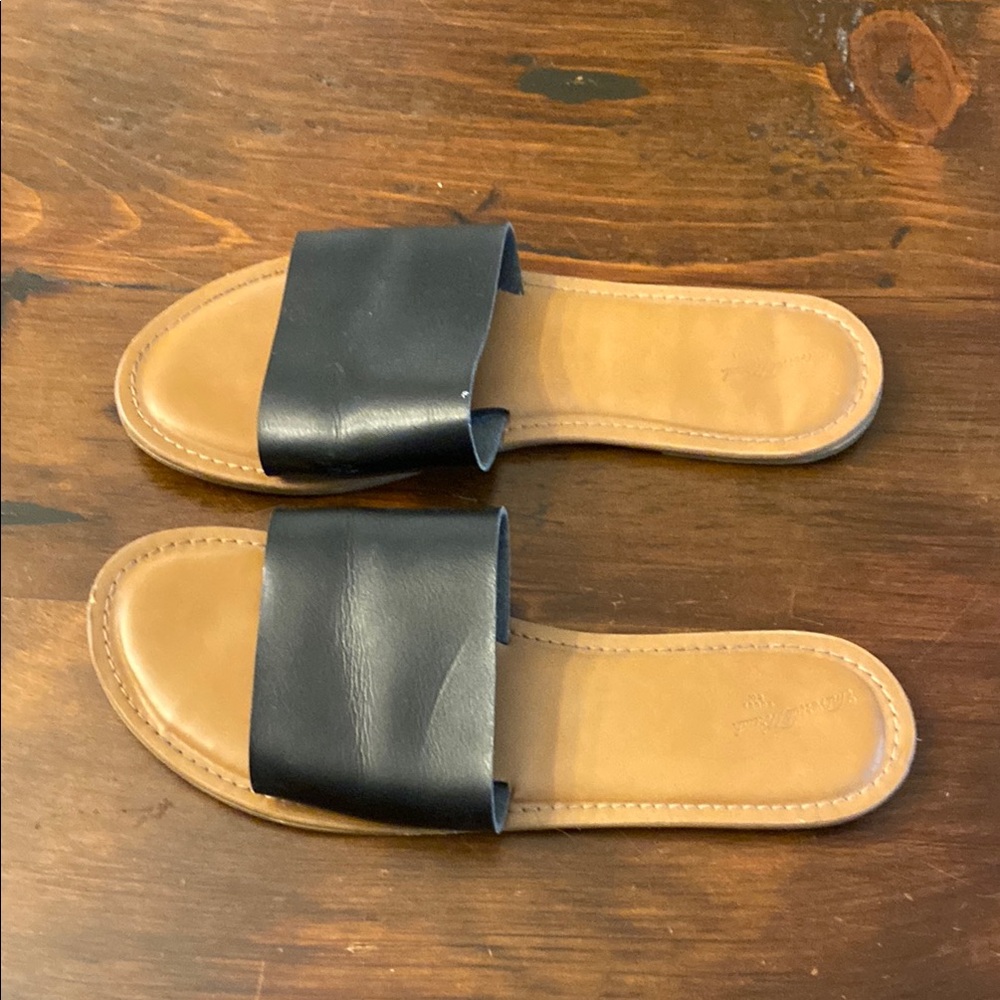 Basic black strap Slide Sandals